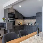 In 41678 شقة *